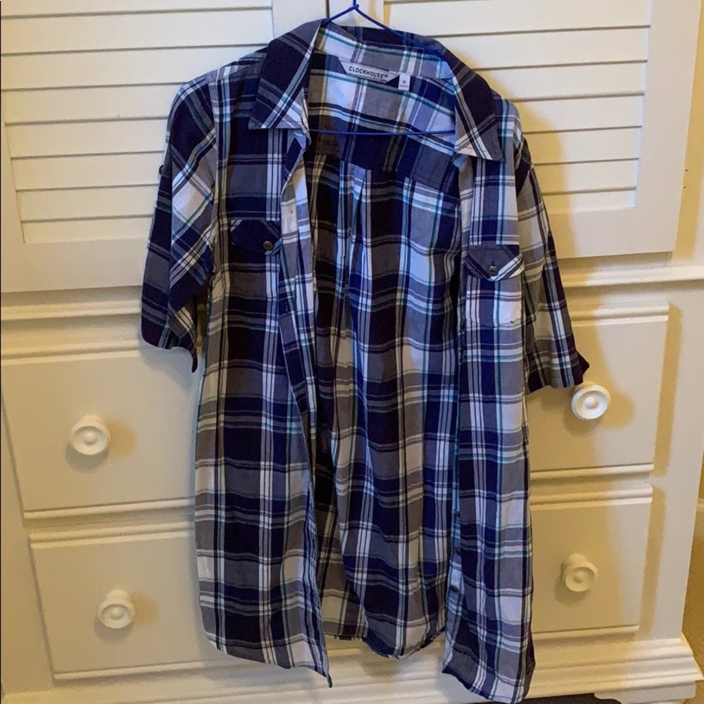 Short sleeve plaid button down